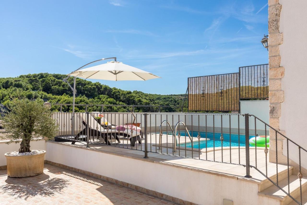 Marivilla In Selca With Heated Pool Exterior photo